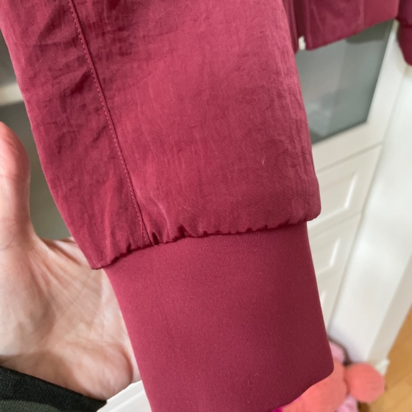 Lululemon Serene Travels Bomber Jacket SZ 6 Chianti NWT REVERSIBLE!❤️ - Picture 8 of 9